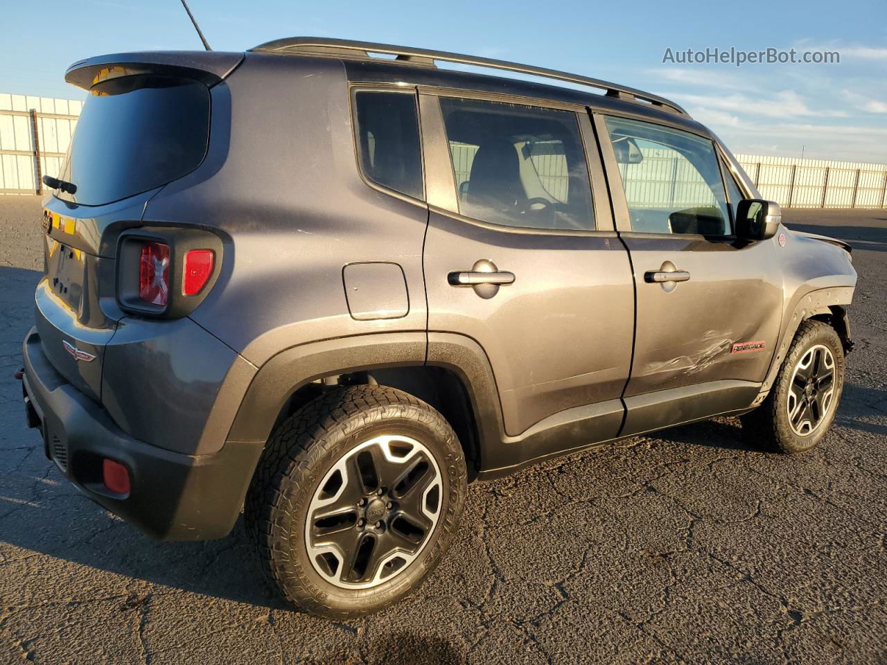 2017 Jeep Renegade Trailhawk Gray vin: ZACCJBCB3HPG12072