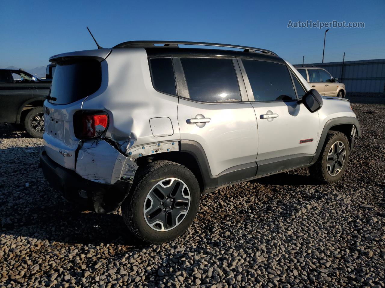 2017 Jeep Renegade Trailhawk Silver vin: ZACCJBCB6HPE51796