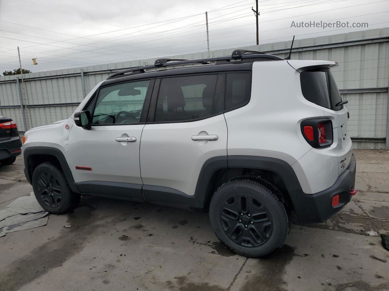 2018 Jeep Renegade Trailhawk Silver vin: ZACCJBCB9JPH69045