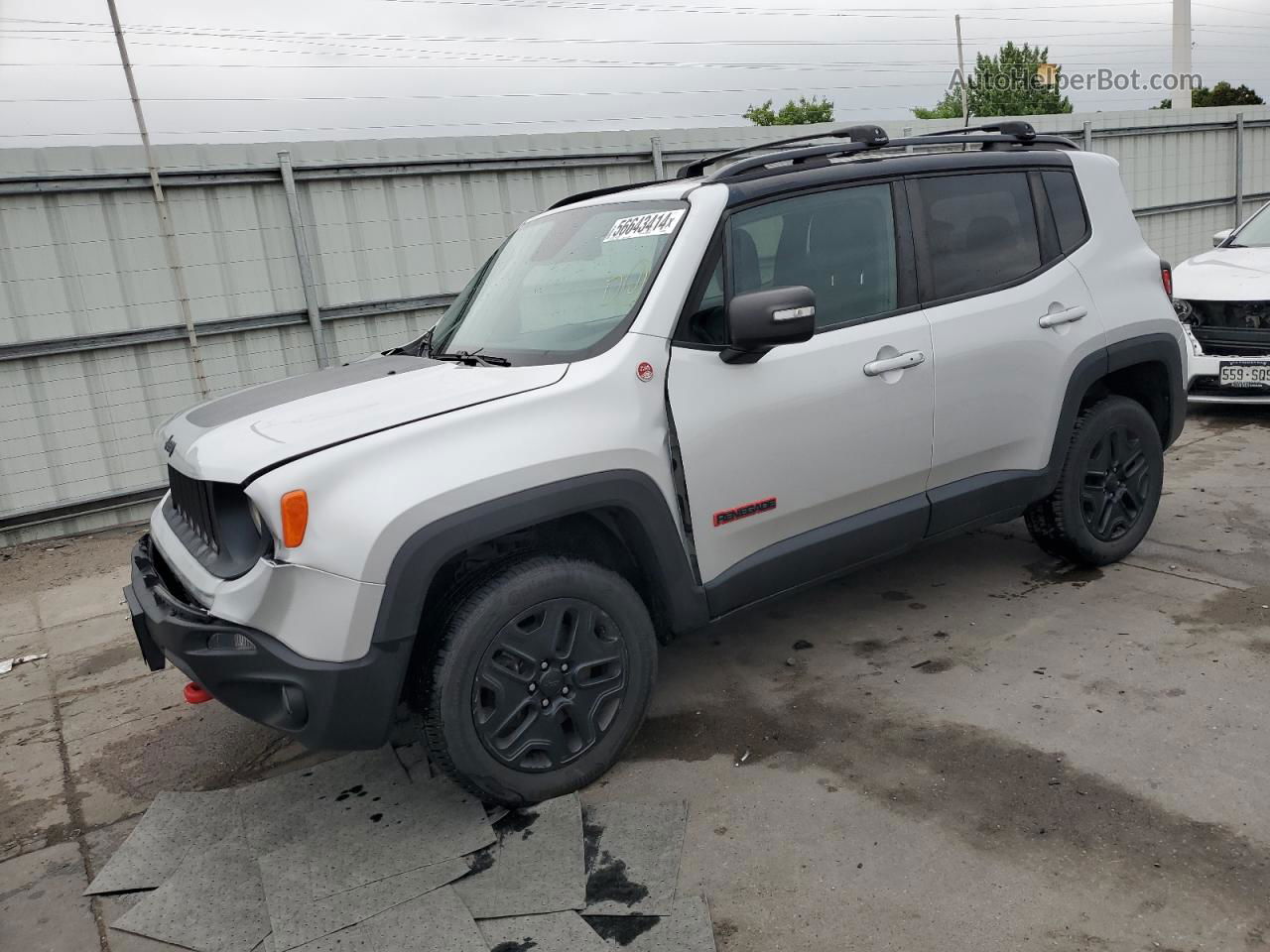 2018 Jeep Renegade Trailhawk Серебряный vin: ZACCJBCB9JPH69045