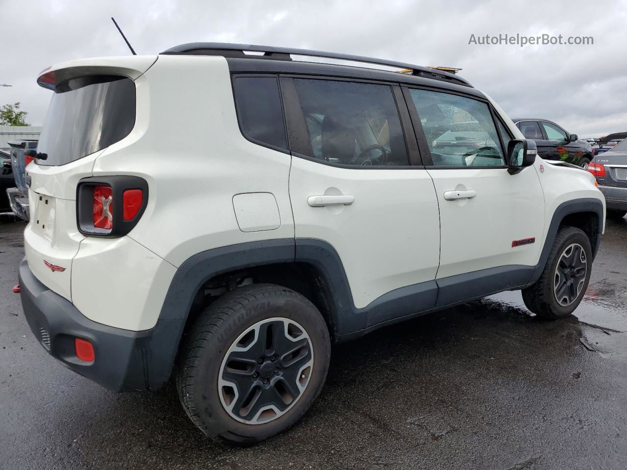 2015 Jeep Renegade Trailhawk White vin: ZACCJBCT0FPB55030