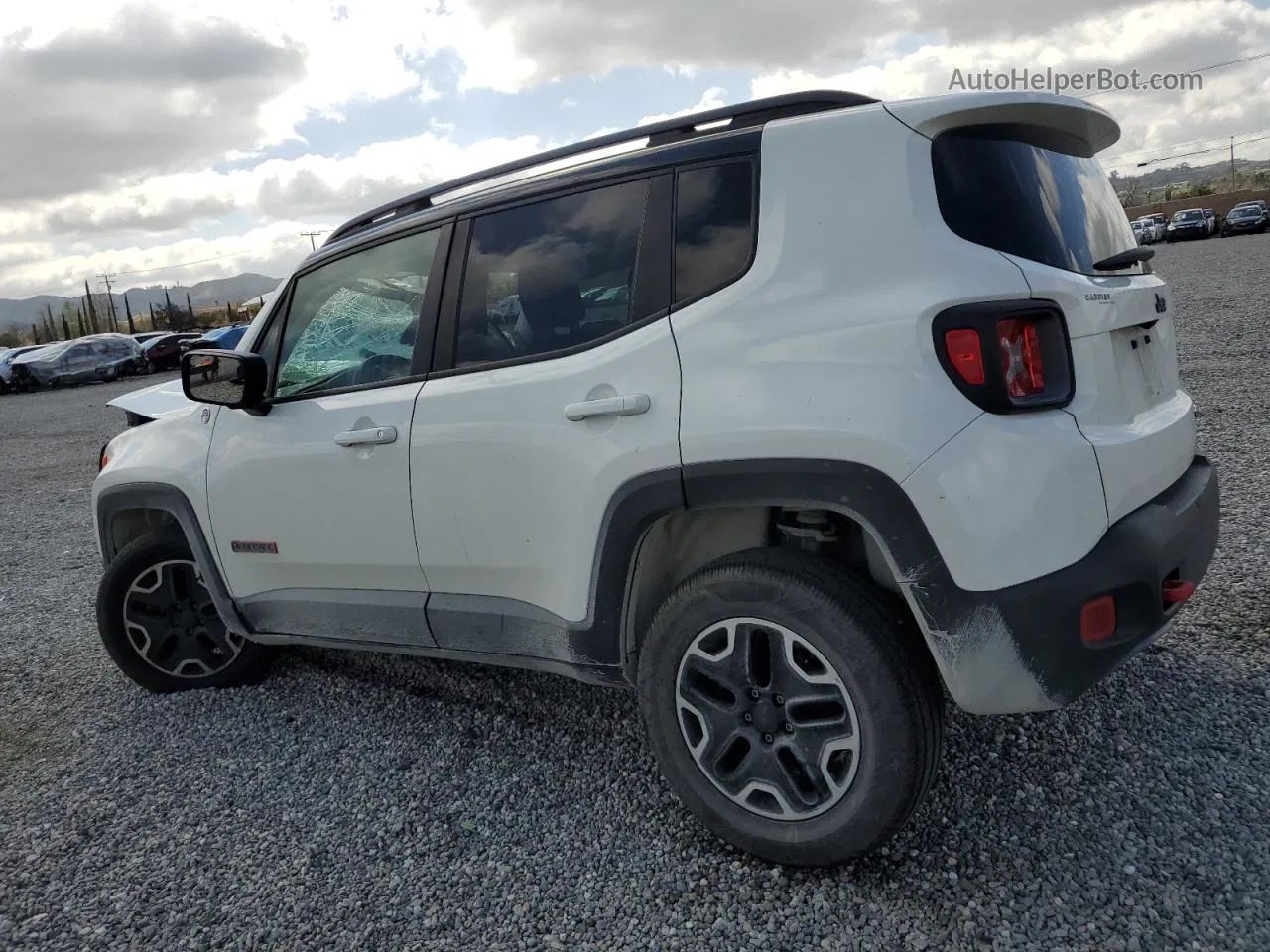 2015 Jeep Renegade Trailhawk White vin: ZACCJBCT2FPB85540