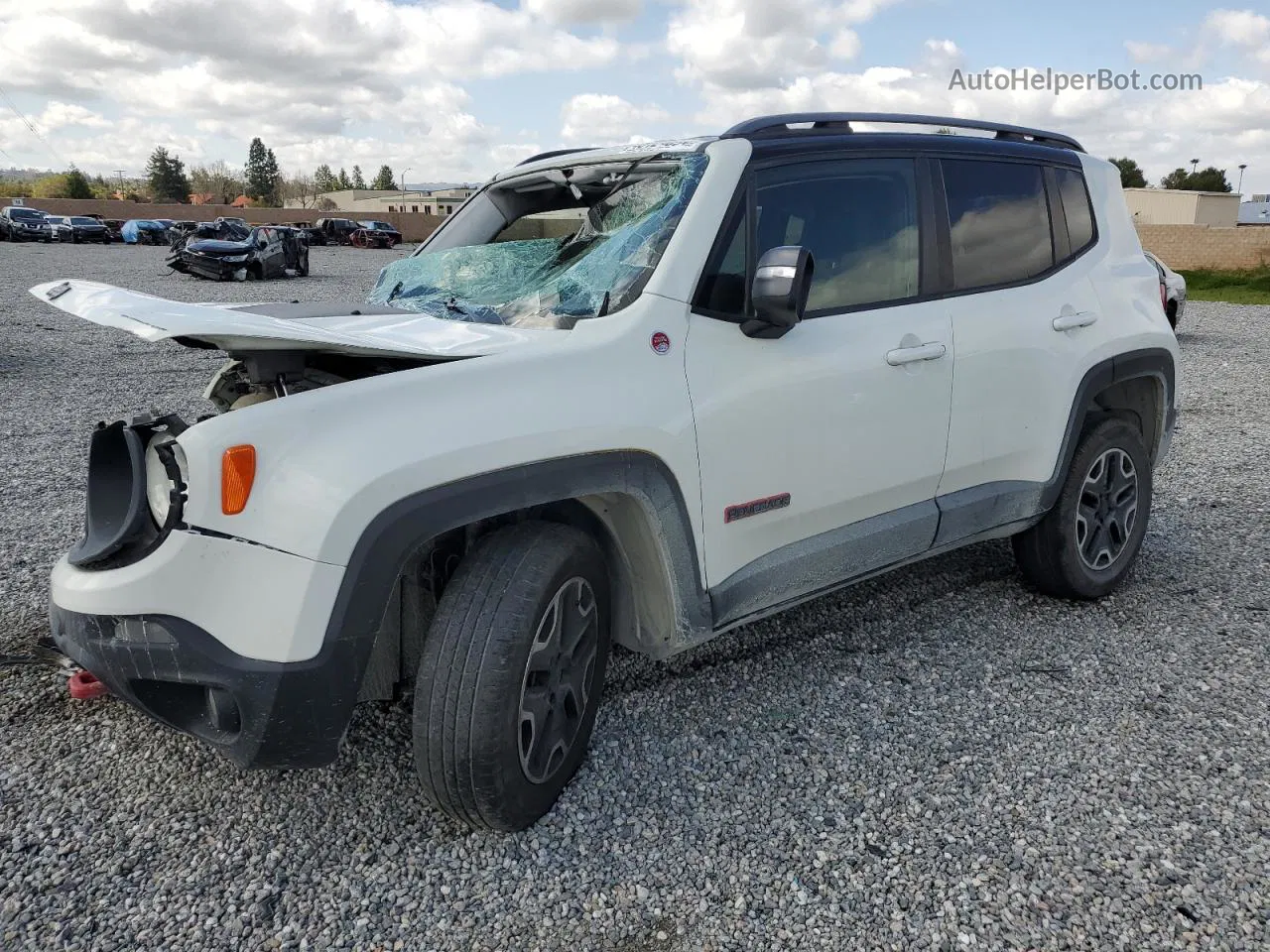 2015 Jeep Renegade Trailhawk White vin: ZACCJBCT2FPB85540