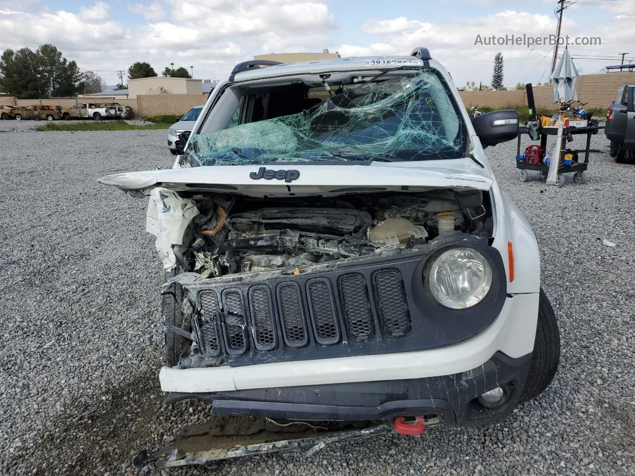 2015 Jeep Renegade Trailhawk White vin: ZACCJBCT2FPB85540