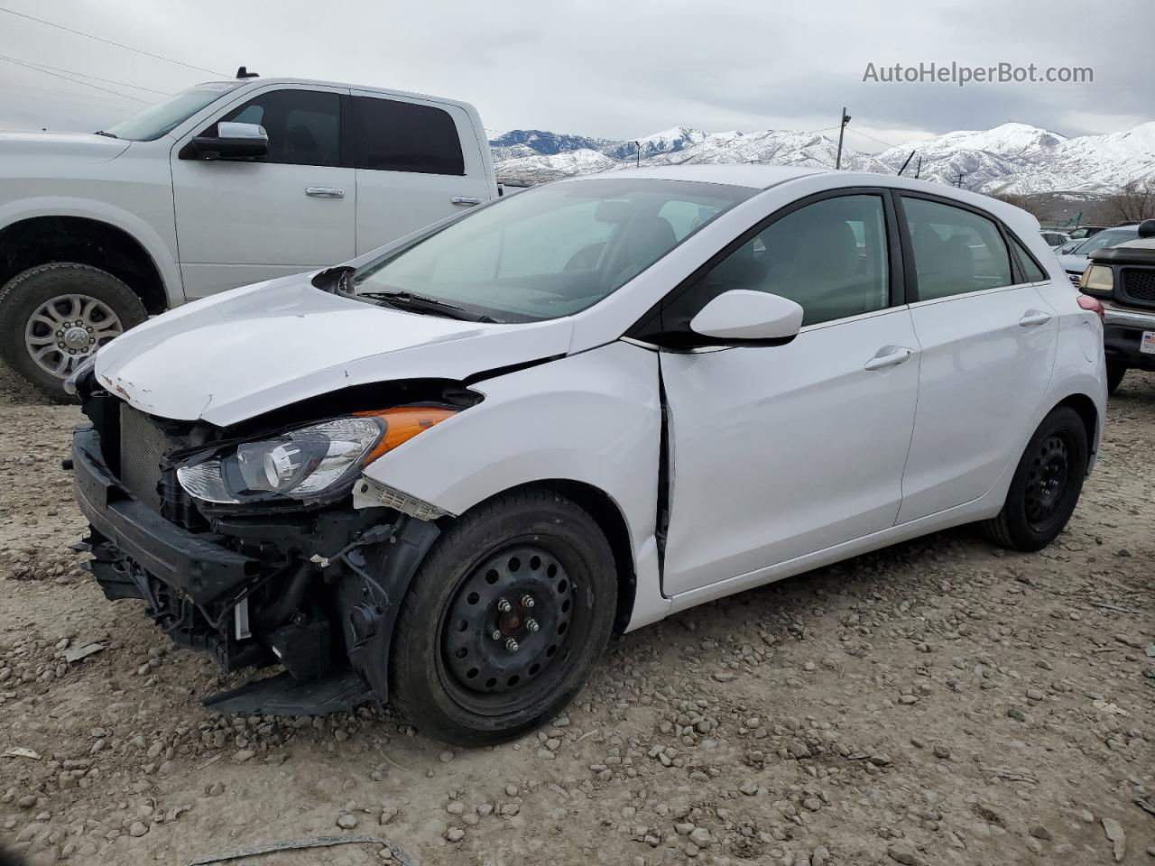 2016 Hyundai Elantra Gt  White vin: KMHD35LH4GU261377