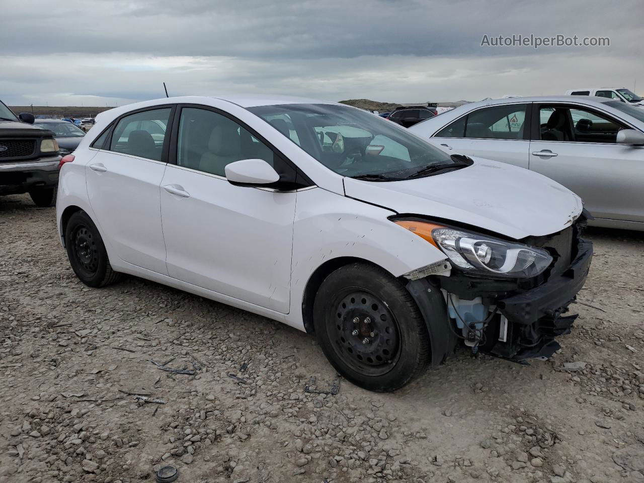 2016 Hyundai Elantra Gt  White vin: KMHD35LH4GU261377